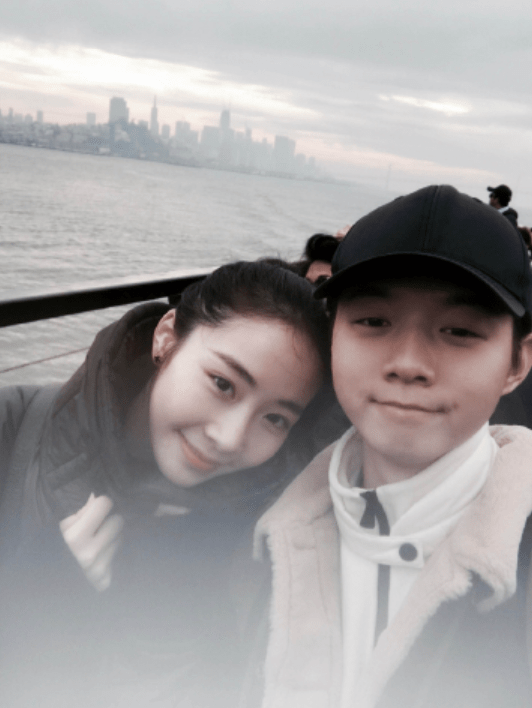 网友曝陈露与新欢合影暗指其说谎，陈露再晒聊天记录称对方系假扮休闲区蓝鸢梦想 - Www.slyday.coM