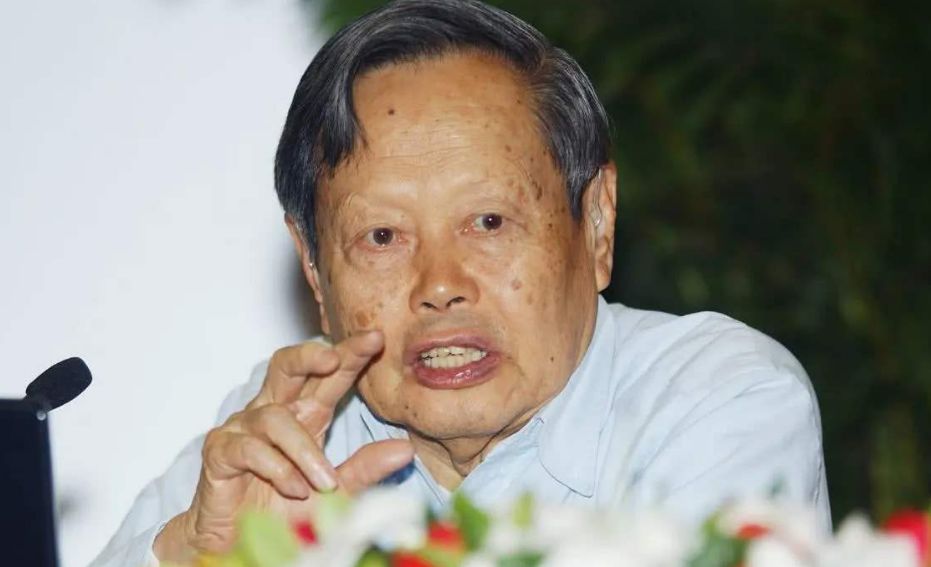 98岁的杨振宁是如何称呼翁帆的父母称呼尽显高情商
