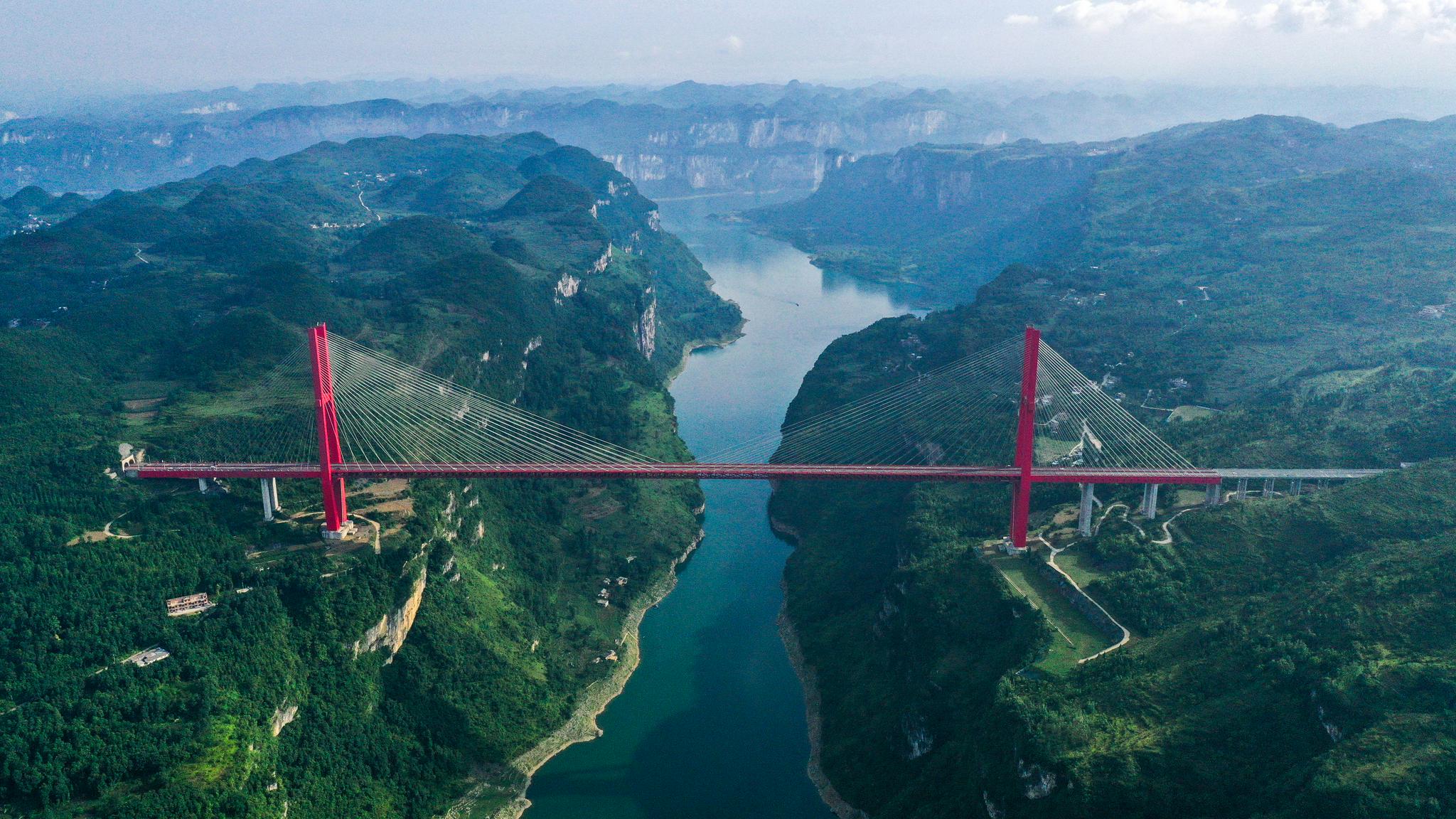 天空之眼瞰贵州桥梁