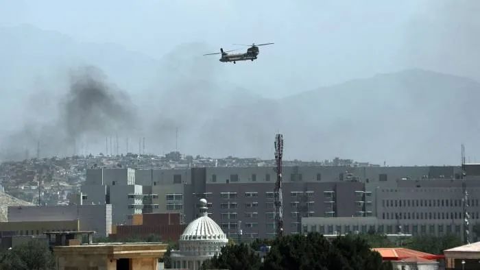 塔利班武装进入喀布尔，外媒称总统即将"和平交权"|喀布尔|阿富汗|塔利班_新浪新闻
