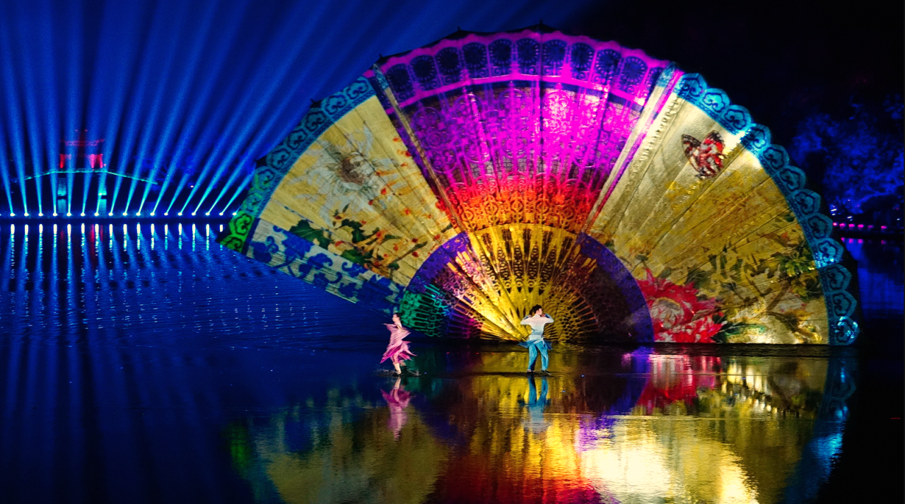 《最忆是杭州》风雨人生摄于杭州西湖