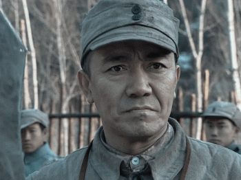 魏和尚在送信途中被黑云寨二当家山猫偷袭,不幸牺牲.