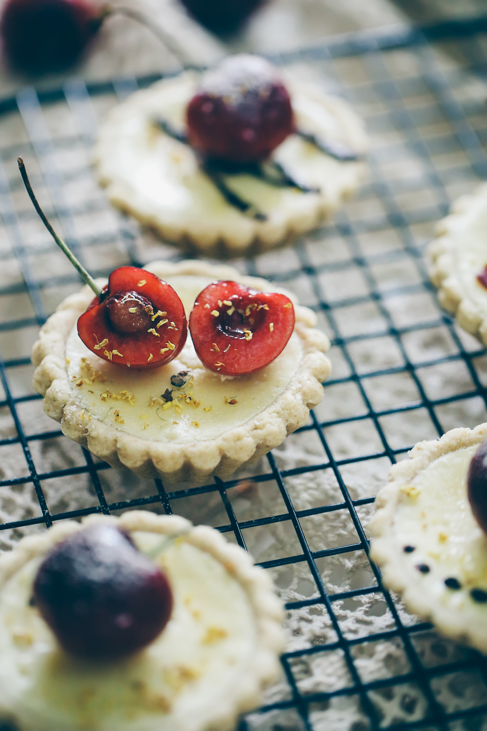 自制车厘子奶酪塔不仅颜值高味道也很好比买的划算多了