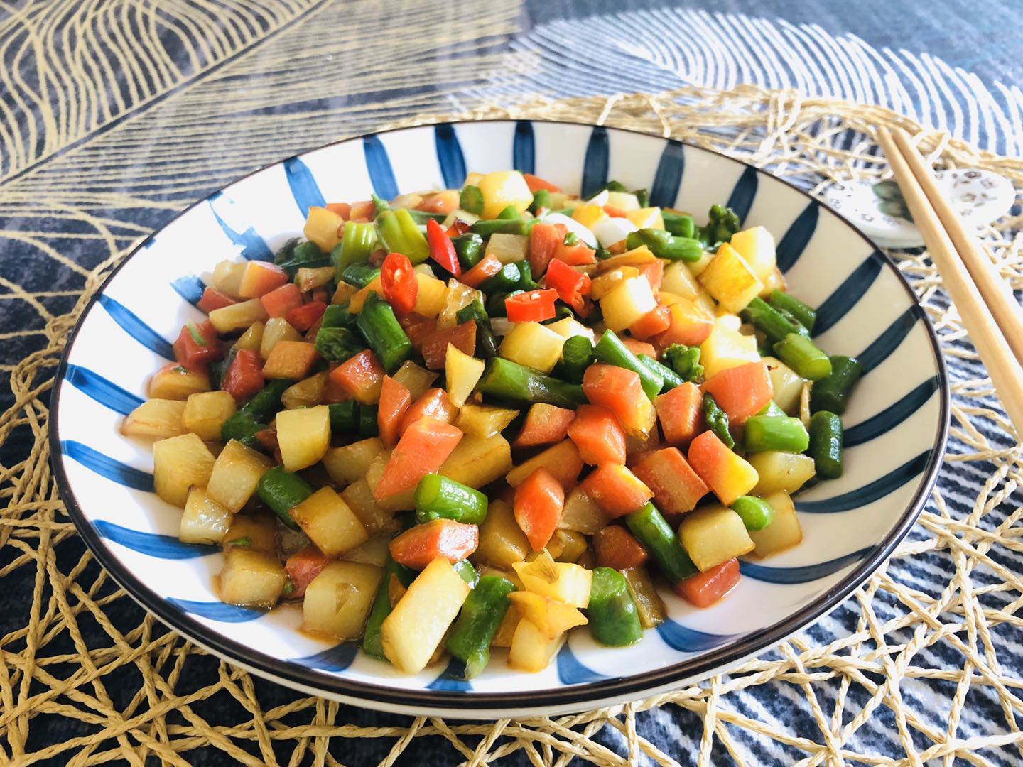 素炒三丁的做法