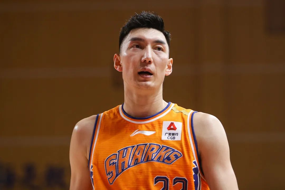 国手前锋并未离队,伤愈归来继续帮助上海冲冠|辟谣|可兰白克|国手