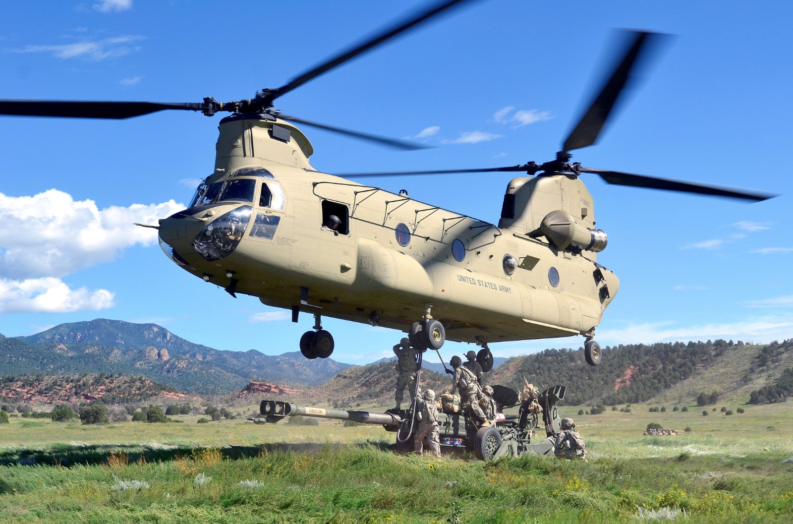 空中货车!世界一流中型运输直升机,ch-47支奴干实力如何?