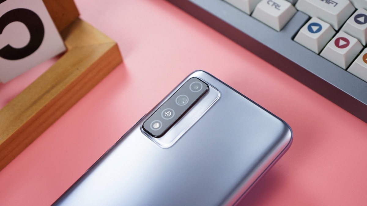 荣耀play5tpro体验1500元档最强拍照手机