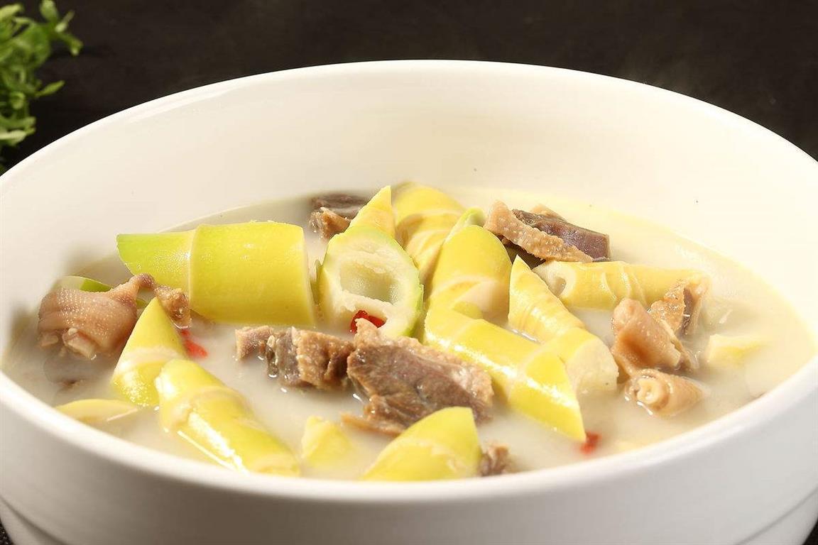 经典徽菜腌笃鲜咸鲜可口让你体验左宗棠吃过的美味