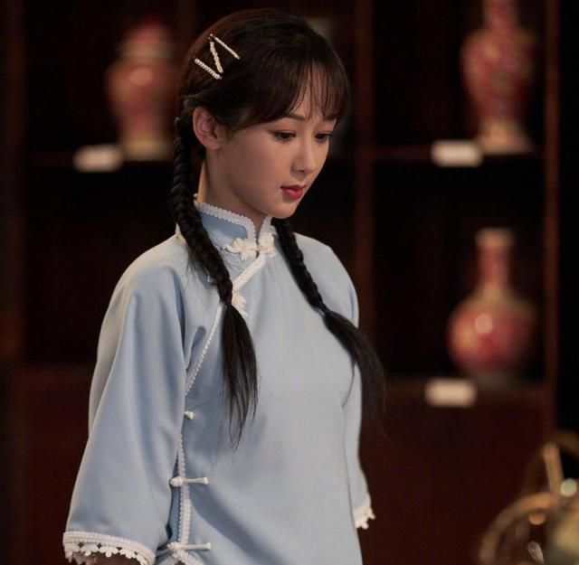 那就是在《还珠格格》中紫薇的造型,可以跟原著媲美了.