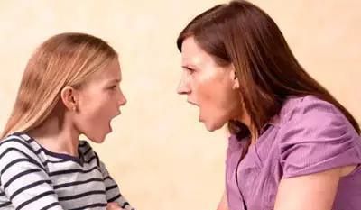 被11岁女儿打后崩溃报警,女儿被理解,3000条评论都在心疼妈妈休闲区蓝鸢梦想 - Www.slyday.coM