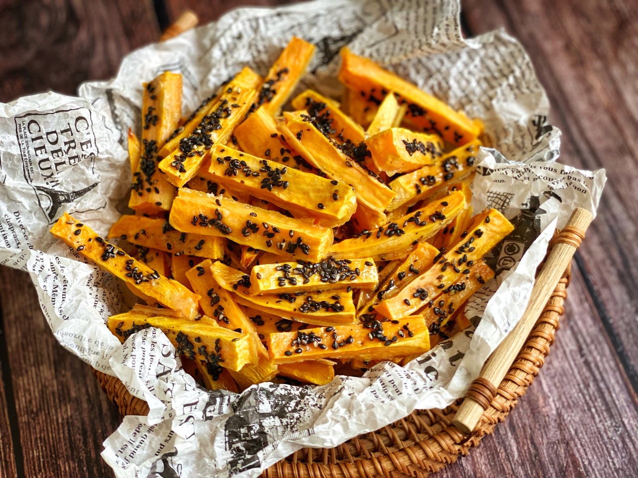 追剧必备的烤红薯条,外脆里糯,香甜可口,解馋还不胖,快来学学