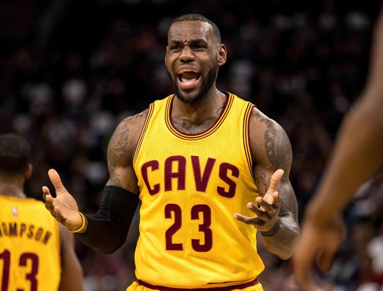 勒布朗詹姆斯的摊手动作和乔丹的摊手动作迥然不同的含义