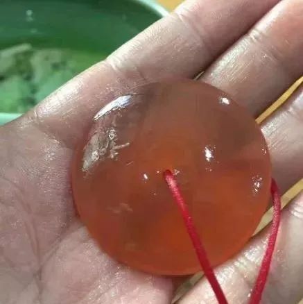 能开片,色如蜡!这玩意儿,玩出来真漂亮!