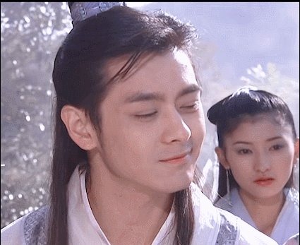2013年钟汉良版《天龙八部》里的段誉由韩国演员金起范饰演的,造型