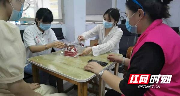 一封写给在抗疫一线女儿的信休闲区蓝鸢梦想 - Www.slyday.coM