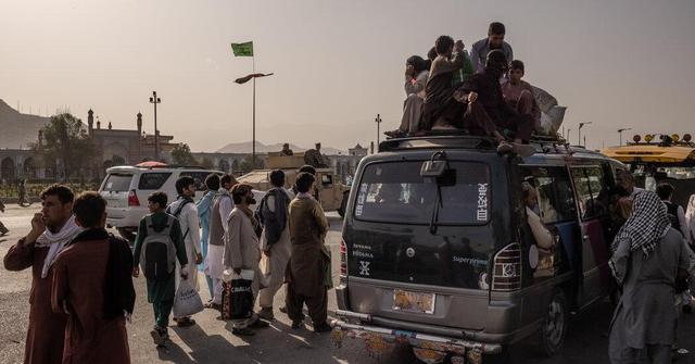 英国22岁学生冒险只身前往阿富汗度假，不料被困喀布尔在网上求助休闲区蓝鸢梦想 - Www.slyday.coM