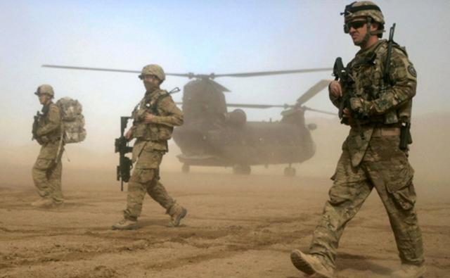 “西贡时刻”上演，美军在喀布尔机场射杀平民，5具尸体被车拖走休闲区蓝鸢梦想 - Www.slyday.coM