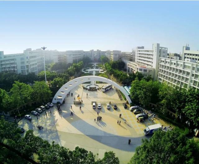 初中毕业就读广州市白云工商技师学院学一技之长实现成才梦想