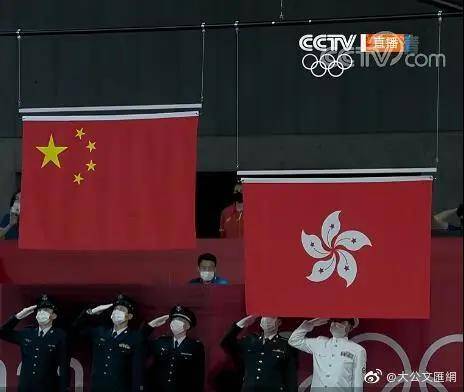 这张合影火了！“刘国梁主动招手邀请，我们立刻冲了过去”休闲区蓝鸢梦想 - Www.slyday.coM