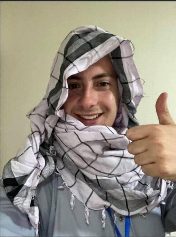 英国22岁学生冒险只身前往阿富汗度假，不料被困喀布尔在网上求助休闲区蓝鸢梦想 - Www.slyday.coM