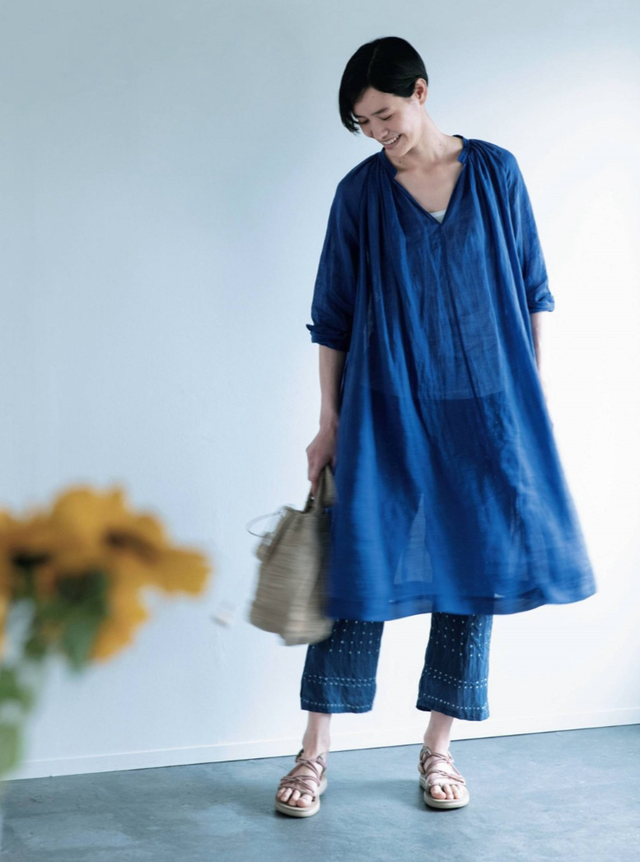 四五十岁的女人，日常穿棉麻，建议从5个方面做选择，远离土气感休闲区蓝鸢梦想 - Www.slyday.coM