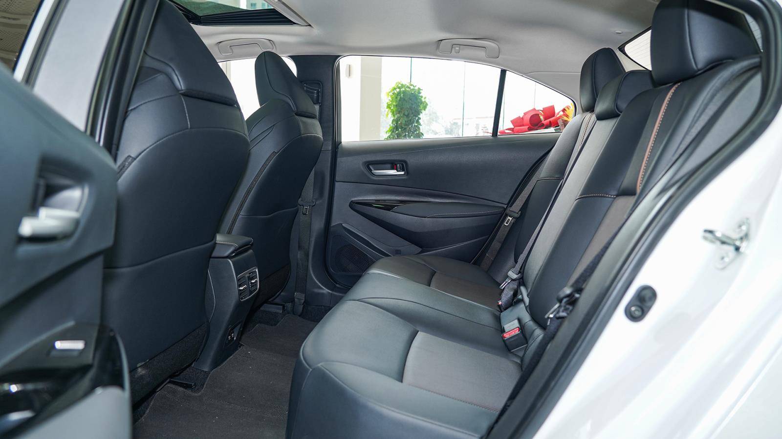 到店实拍广汽丰田凌尚15万级大空间100真家用车