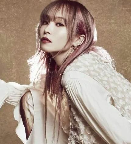 铃木达央的妻子是著名女歌手lisa,是《鬼灭之刃:无限列车篇》主题曲