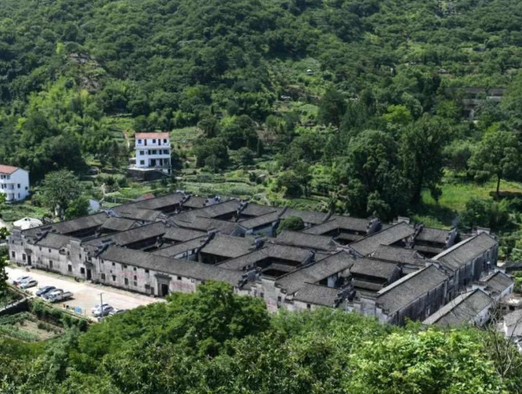 浙江一个千年古村有上千根支柱的古建筑就在诸暨市