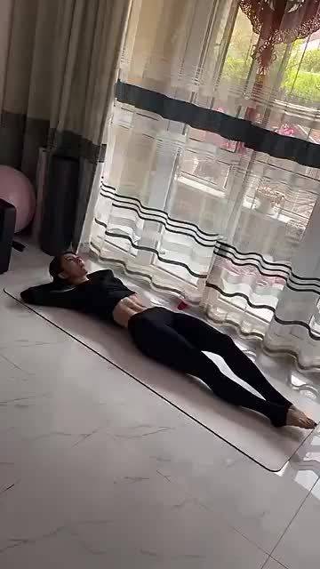 针对肚脐以下的下腹部训练来啦,告别小腹突出的尴尬