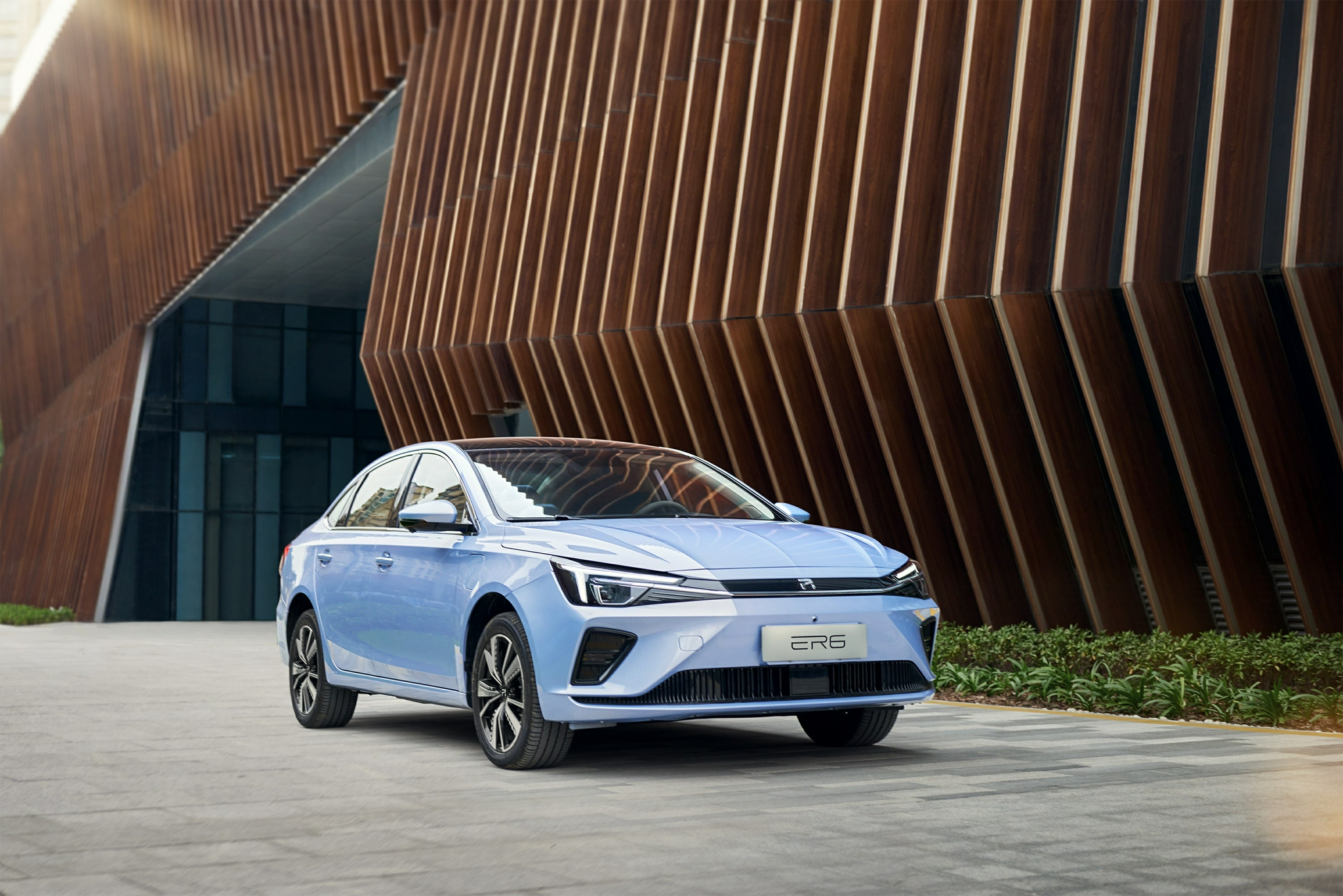 长续航,安全,智能,er6的破局秘诀-新浪汽车