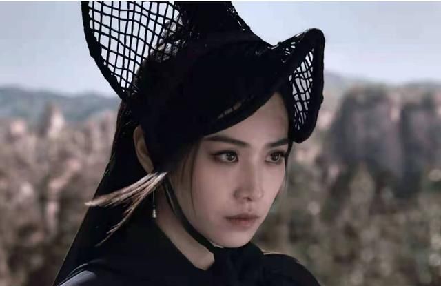 在美女如云的娱乐圈,刘美彤的"木婉清"算不上是绝美的,但是依旧还是