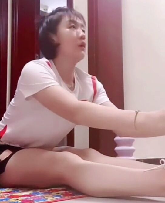 陈梦腹肌抢眼谁注意到莎莎的胳膊这或许就是伊藤被打哭的原因