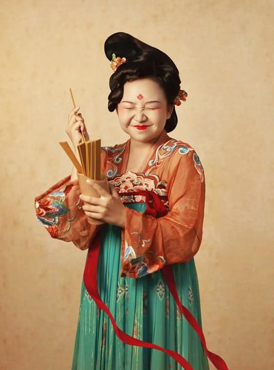 辣目洋子胖得很妖娆穿唐代裙装飘逸华美有了仕女图神韵