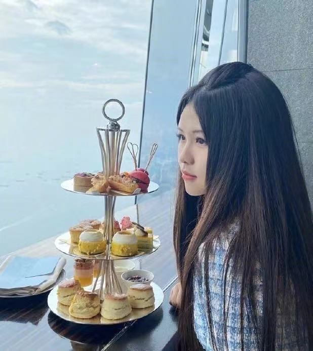 被曝正在追求女方,助理回应两人不熟|周星驰|张晓琪|港姐_新浪新闻
