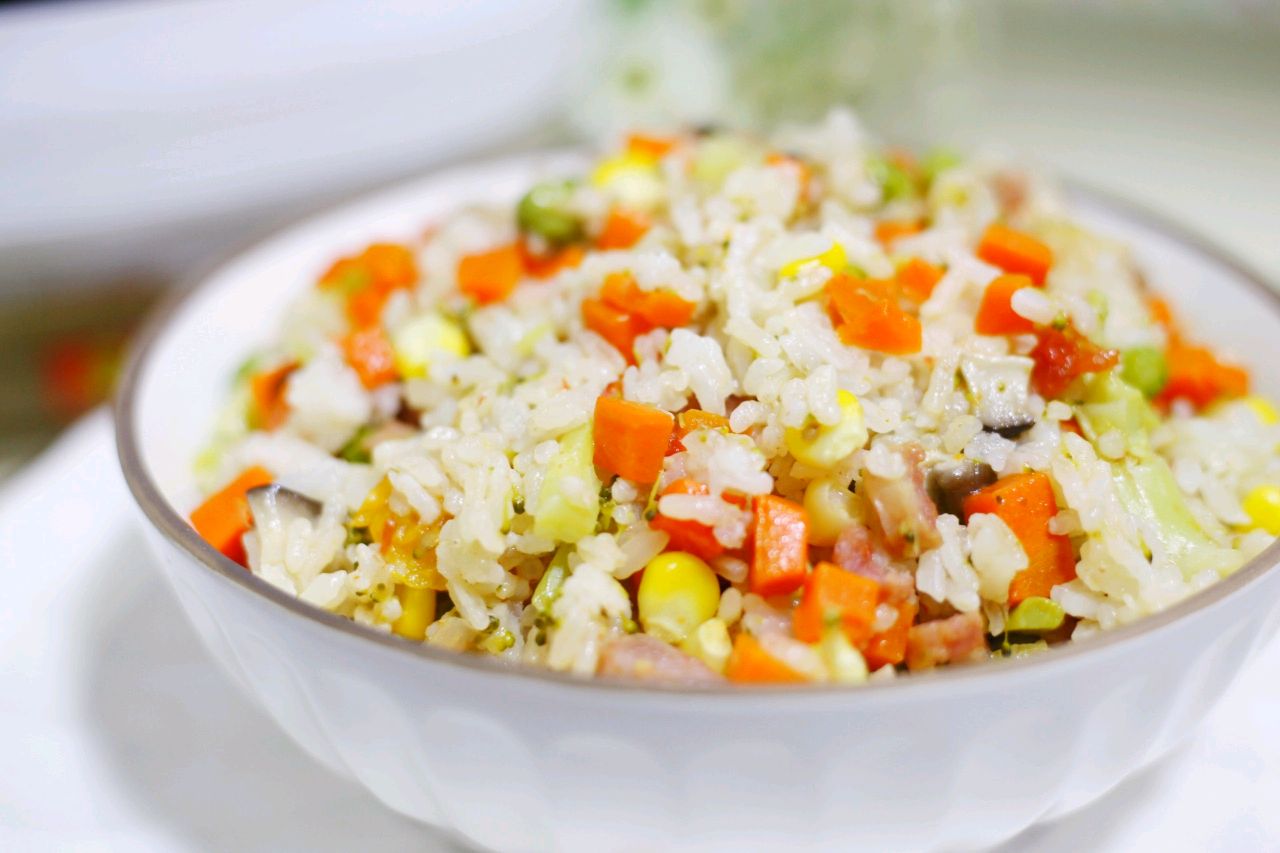 自制五彩焖饭颜值高味道好饭菜一锅出适合小宝宝做辅食