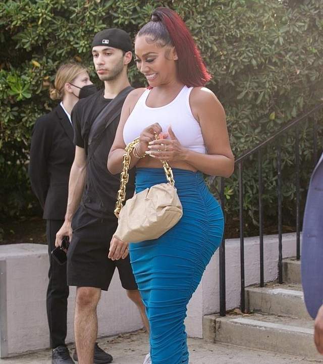 甜瓜安东尼妻子近照,身材丰满依旧美艳,网友叹息两人离婚