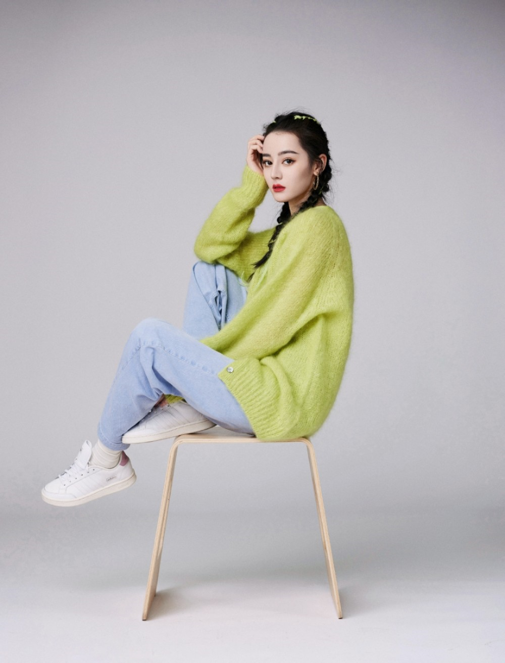 针织衫配阔腿裤温柔减龄,简约舒适|针织衫|迪丽热巴|阔腿裤_新浪新闻