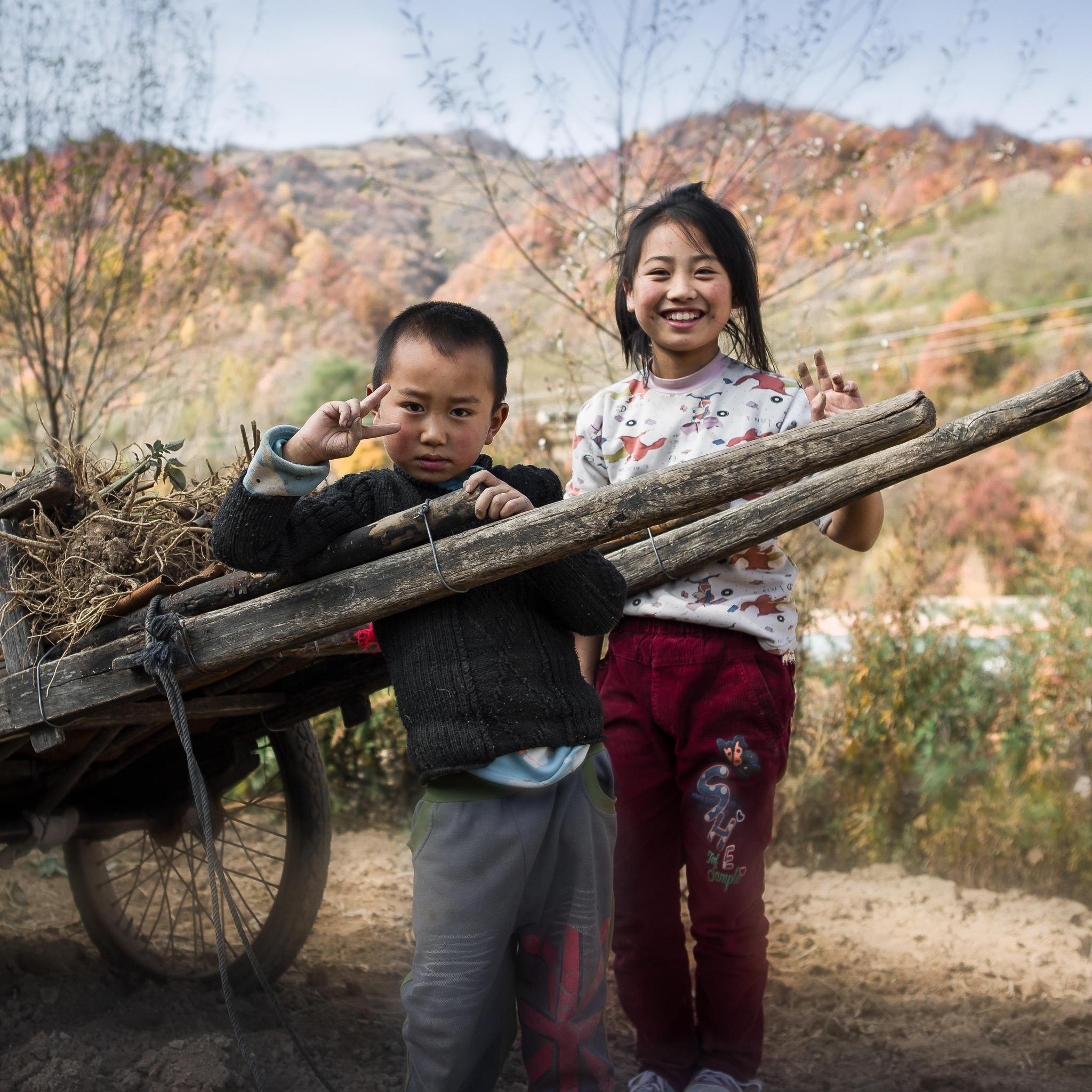 穷孩子和富孩子,真的容易区分吗?即使穿着同样的校服,也能看出