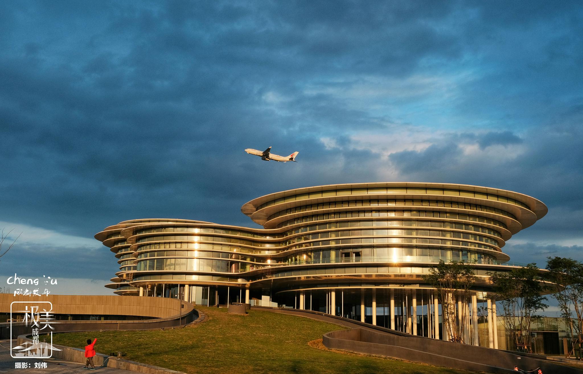 看!双流有朵"空港·云",成都空港商务区地标建筑成了网红打卡地