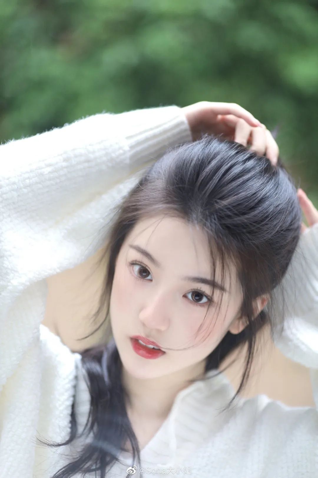 但是无论是恋情瓜还是其他的八卦,这几年关注sona的人,几乎很少会质疑