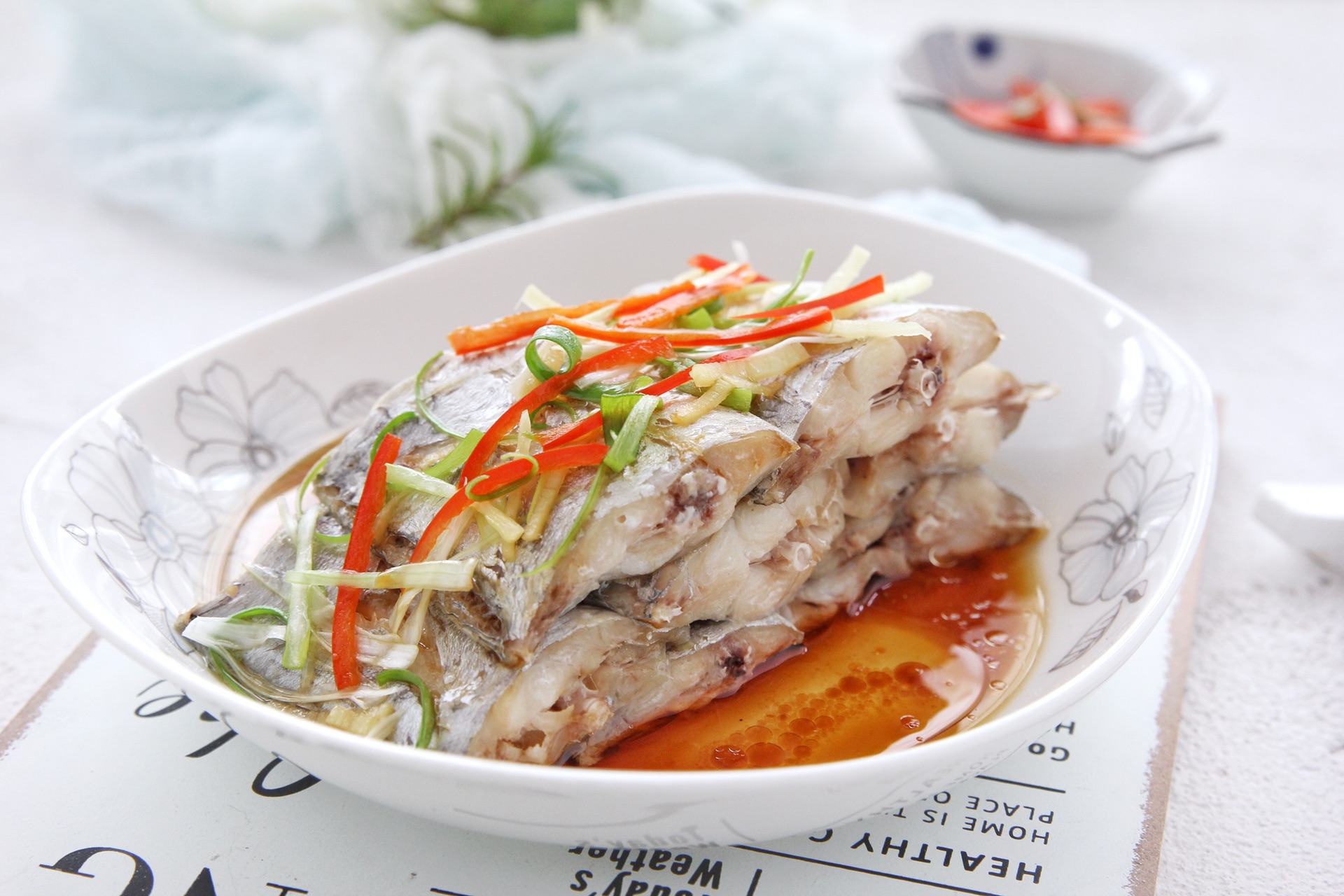 小孩多吃这道菜可以更聪明带鱼清蒸着吃营养丰富细腻鲜香