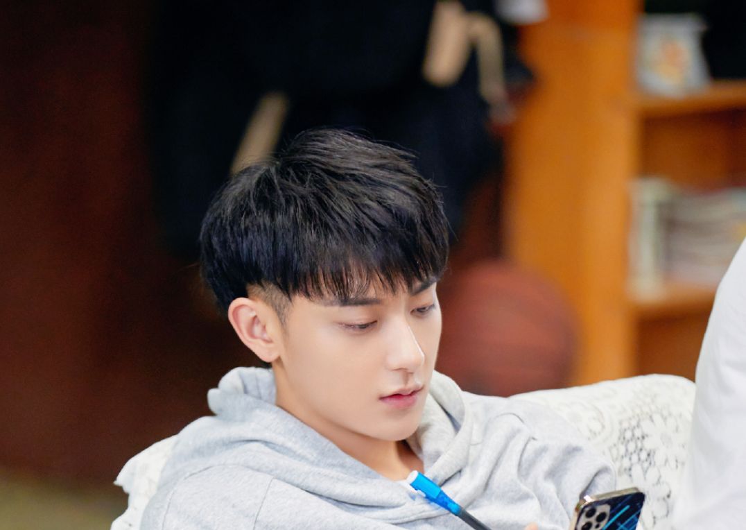 黄子韬公司艺人解约无需违约金,跳槽的话就要看黄子韬的心情赔付休闲区蓝鸢梦想 - Www.slyday.coM