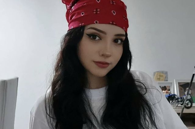 还记得东京奥运会的射箭精灵瓦伦蒂娜走红后大变样