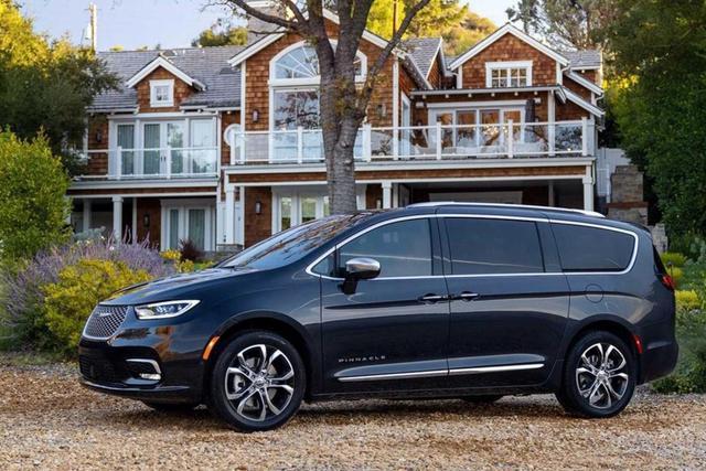 克莱斯勒新出商务mpv,装配电动侧滑门,充满美式豪车的气息