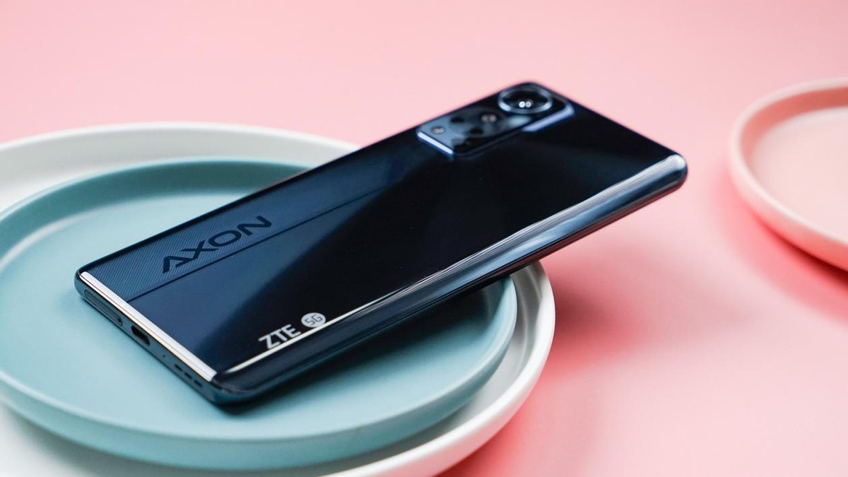 全屏视角,看剧心无旁骛:中兴axon30 屏下版告诉你有多爽__财经头条