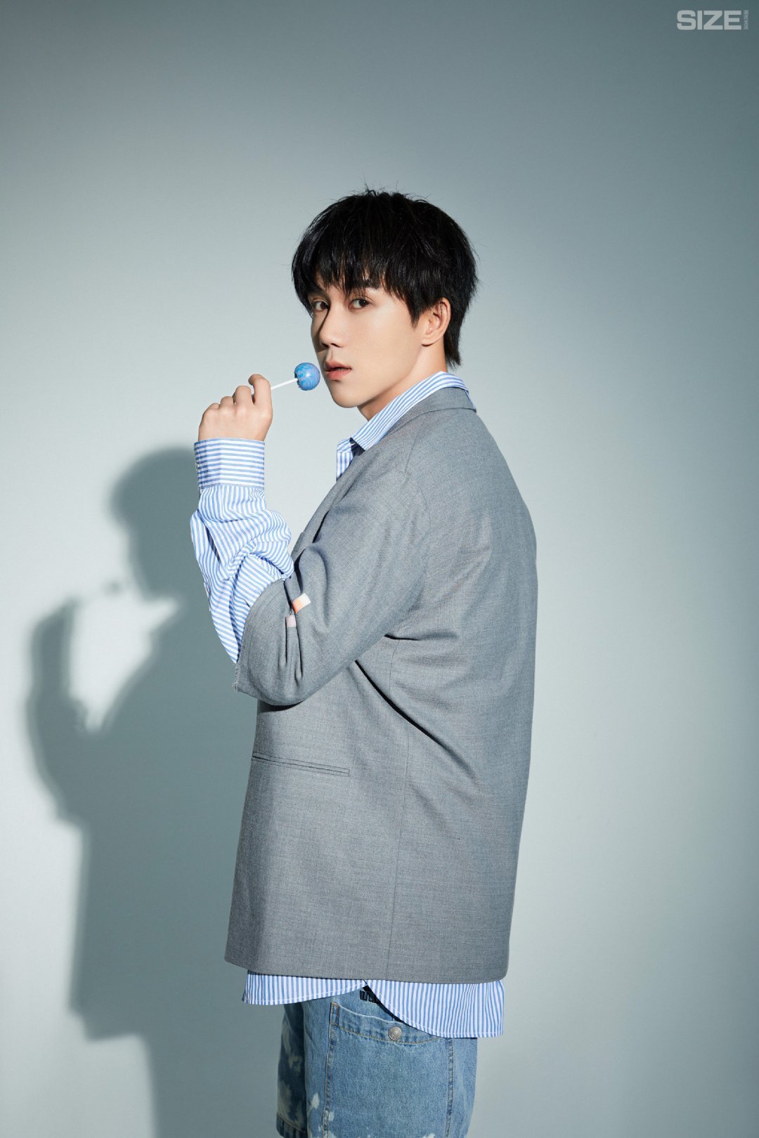 欢娱影视演员王一哲size潮流杂志大片今日发布