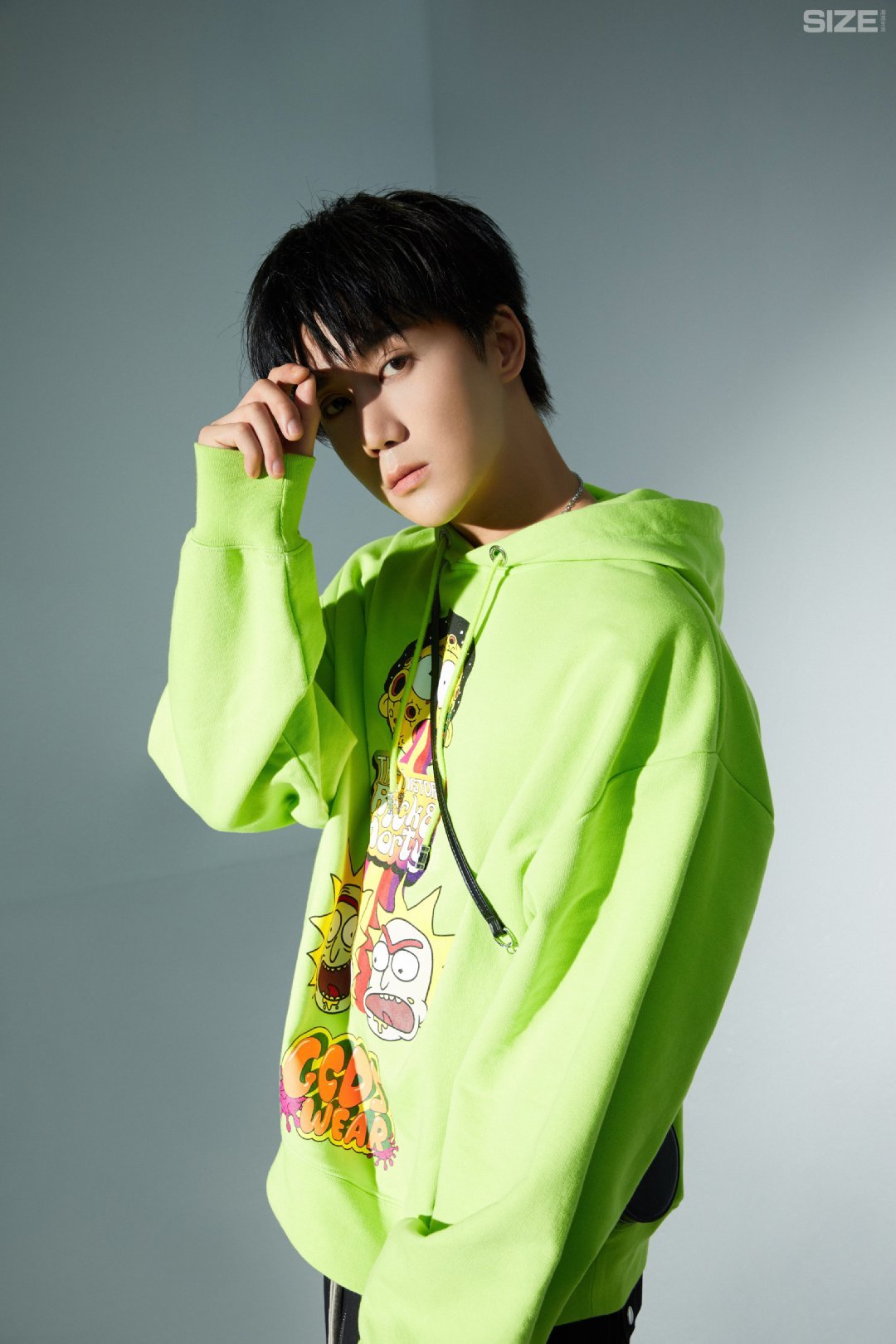 欢娱影视演员王一哲size潮流杂志大片今日发布