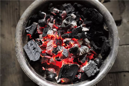 27岁青年因借网贷赌博后烧炭自杀父母无需偿还其债务