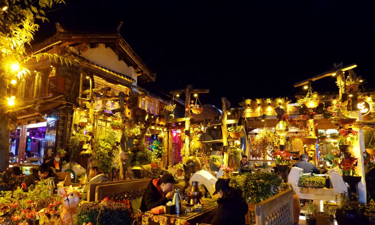 为什么丽江被称为艳遇之城却不适合常住来到古城酒吧街才明白