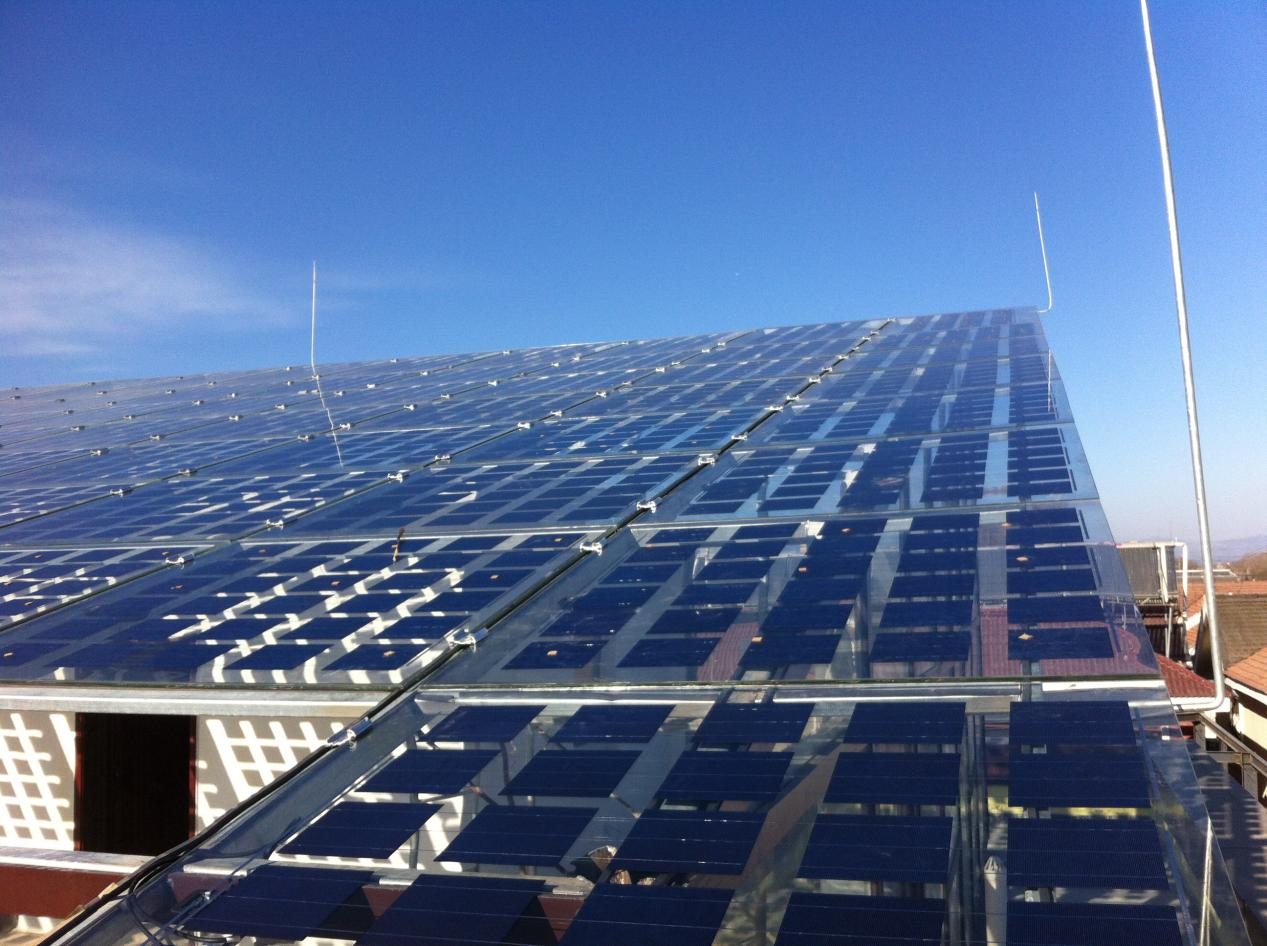 但中国发明的全球最大的发电玻璃,也就是被誉为墙上油田的碲化